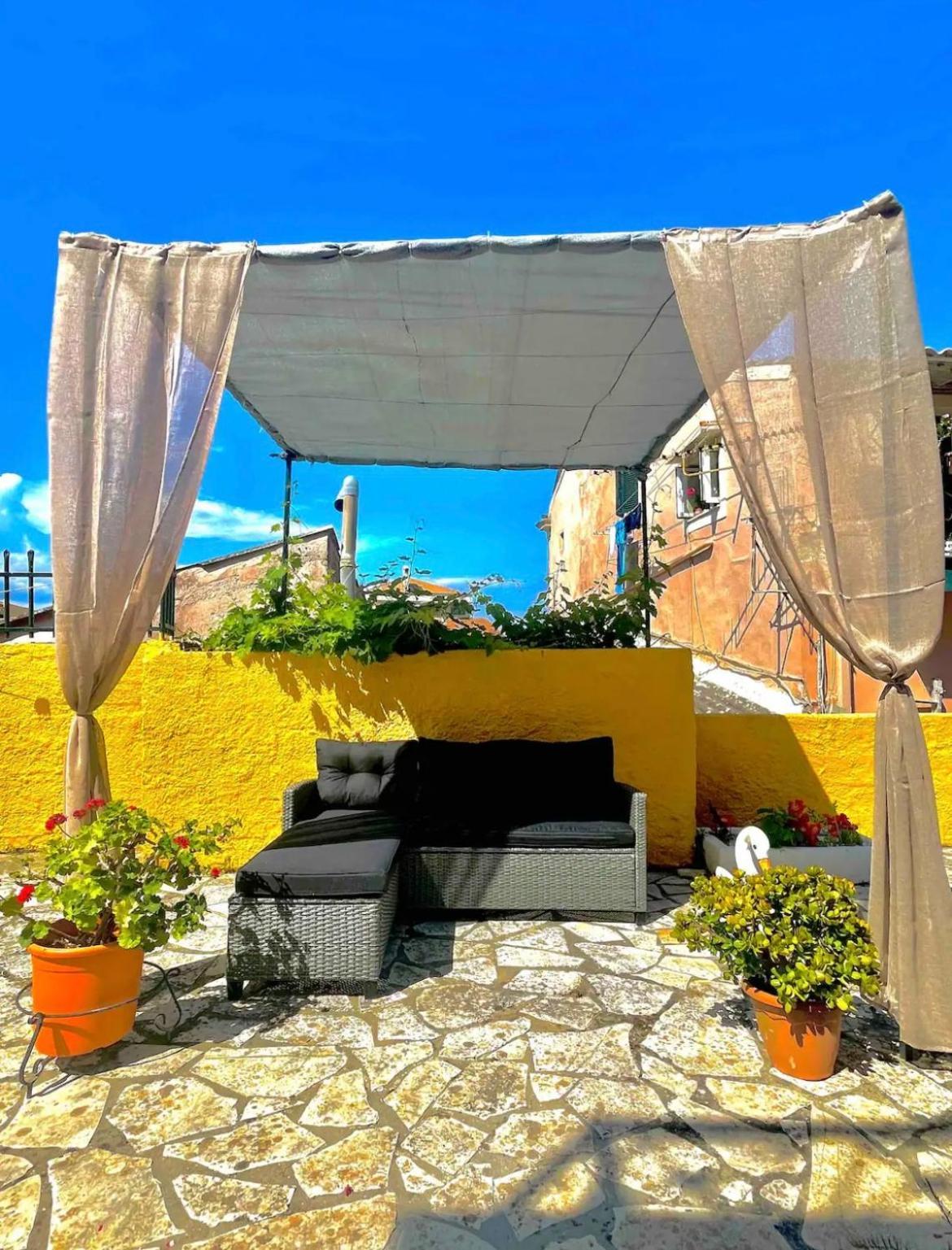 Makis Sea-View Apartment-Corfu Port Mantouki Екстер'єр фото
